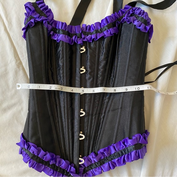 Black and Purple Corset tie back - Picture 3 of 6